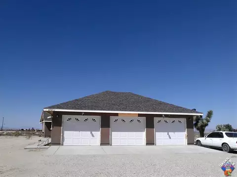 47811 E 27th St, Lancaster, CA 93535 photo 2