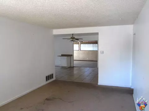 37529 E 4th St, Palmdale, CA 93550 photo 4