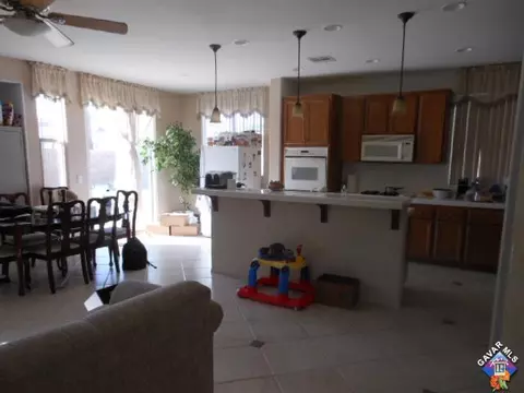 43839 Elena Ct, Lancaster, CA 93536 photo 2
