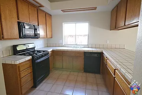 44116 Fenhold St, Lancaster, CA 93535 photo 4