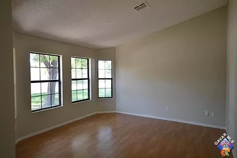 44116 Fenhold St, Lancaster, CA 93535 photo 7