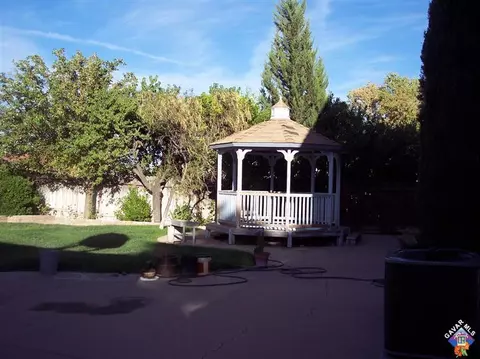 37604 Dixie Dr, Palmdale, CA 93550 photo 4