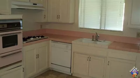 606 E Pondera St, Lancaster, CA 93535 photo 2