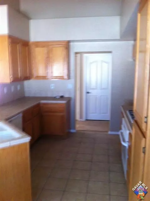 43932 Johns Ct, Lancaster, CA 93536 photo 2