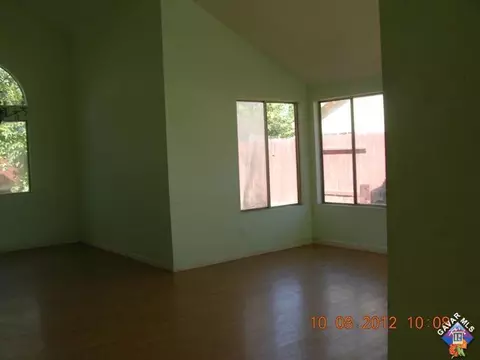 45101 27th St, Lancaster, CA 93535 photo 2