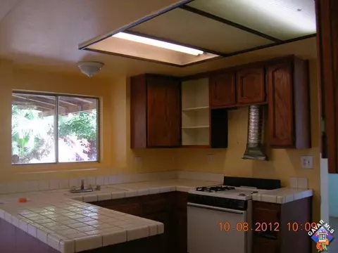 45101 27th St, Lancaster, CA 93535 photo 3