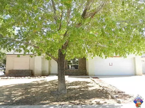 37538 Starcrest St, Palmdale, CA 93550 photo 3