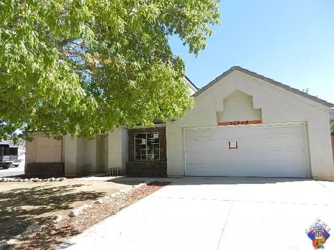37538 Starcrest St, Palmdale, CA 93550 photo 1