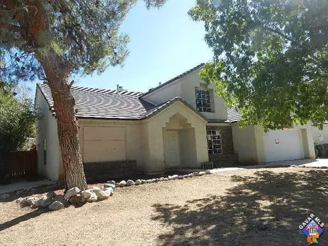 37538 Starcrest St, Palmdale, CA 93550 photo 2