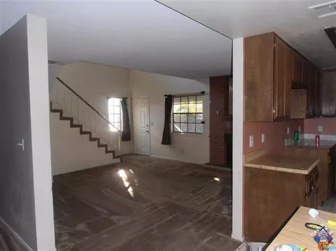 43739 Mona St, Lancaster, CA 93535 photo 2