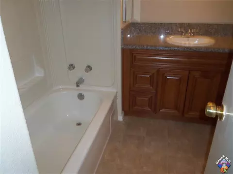 38605 4th St, Palmdale, CA 93550 photo 4