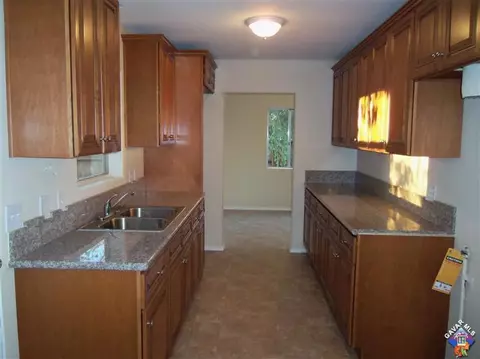 38605 4th St, Palmdale, CA 93550 photo 2