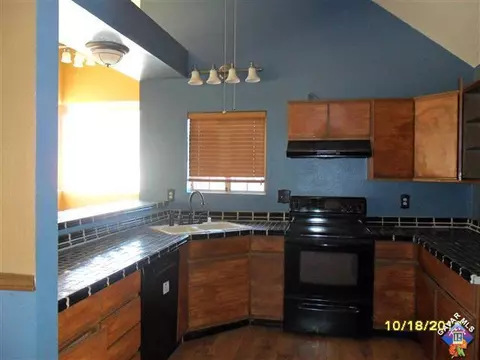 23401 Mashie Ct, Tehachapi, CA 93561 photo 3