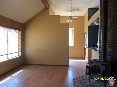 23401 Mashie Ct, Tehachapi, CA 93561 photo 2