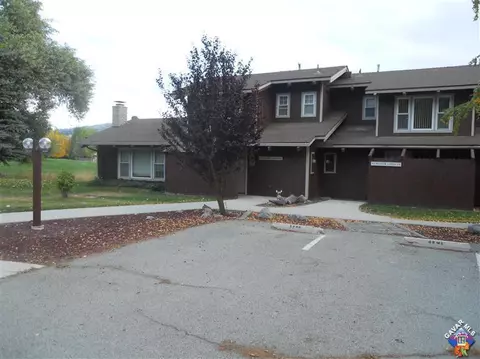 45 Meadow Lakes Dr, Tehachapi, CA 93561 photo 2