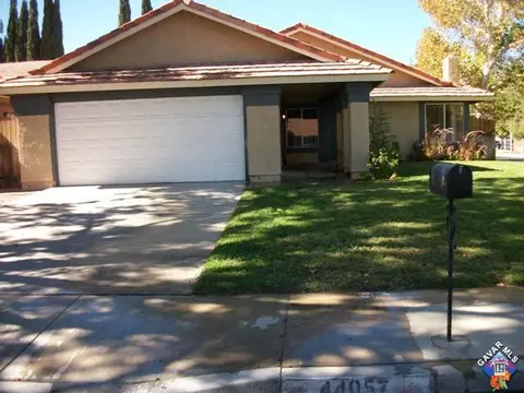 44057 Andale Ave, Lancaster, CA 93535 photo 2