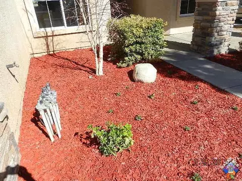 2011 Astor Ct, Lancaster, CA 93536 photo 2