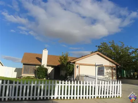 36730 Petra Dr, Palmdale, CA 93550 photo 1