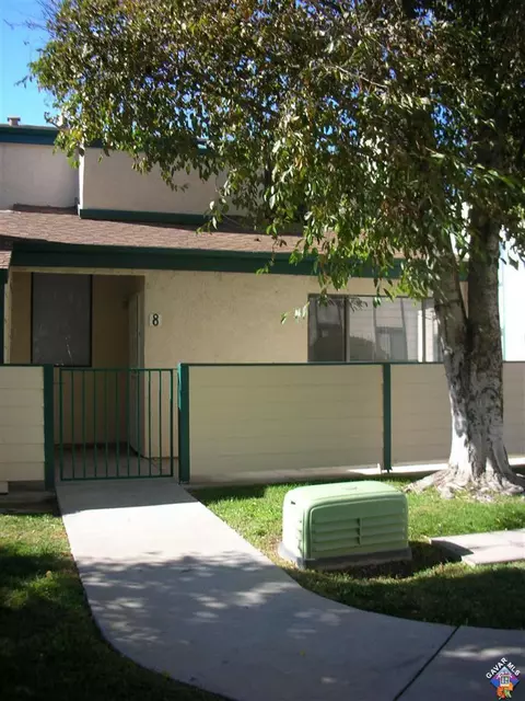 44500 15th St #8, Lancaster, CA 93535 photo 2