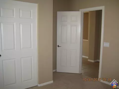 7152 La Sarra Dr, Lancaster, CA 93536 photo 3