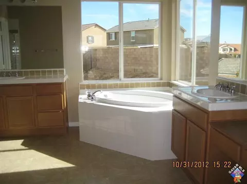 7152 La Sarra Dr, Lancaster, CA 93536 photo 20