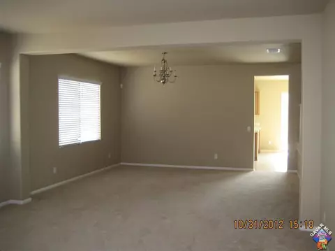 7152 La Sarra Dr, Lancaster, CA 93536 photo 5