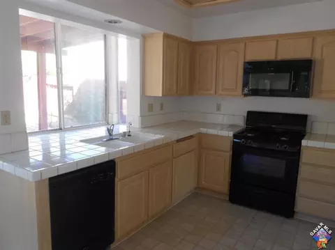 37623 16th St, Palmdale, CA 93550 photo 6