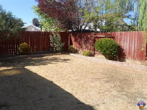 37623 16th St, Palmdale, CA 93550 photo 3