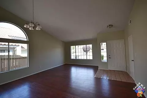 36865 32nd St, Palmdale, CA 93550 photo 2