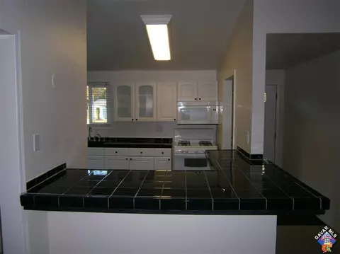 408 E Nugent St, Lancaster, CA 93535 photo 4