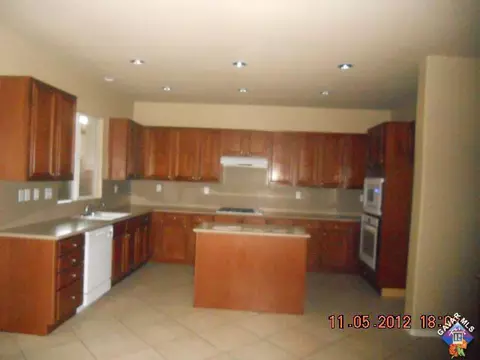 2750 Garnet Ln, Lancaster, CA 93535 photo 4