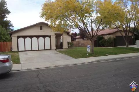 43833 Silver Bow Rd, Lancaster, CA 93535 photo 2