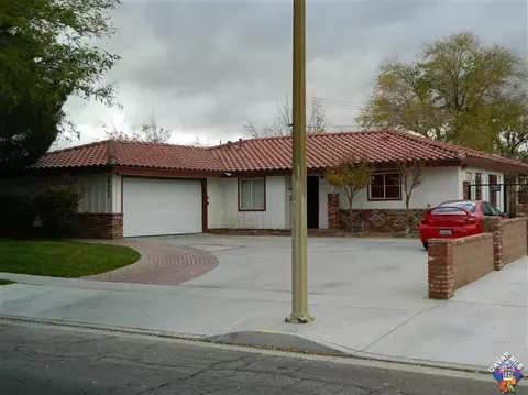 44903 17th St, Lancaster, CA 93534 photo 1