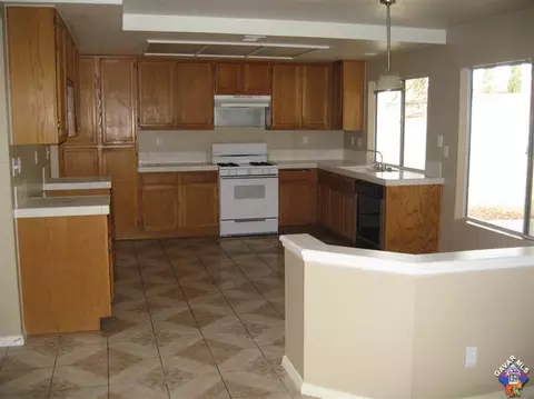 37704 Duffel St, Palmdale, CA 93552 photo 4