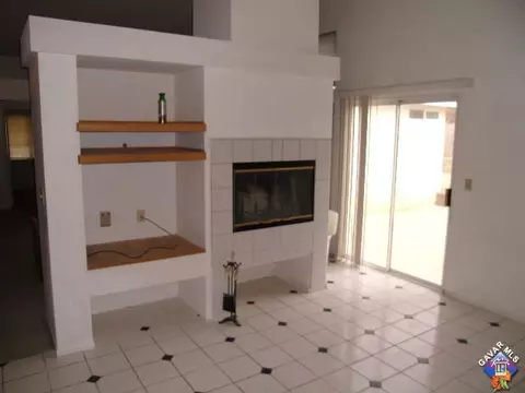 43254 32nd St E, Lancaster, CA 93535 photo 2