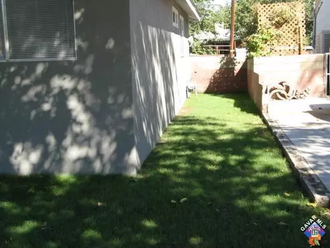 44366 3rd St, Lancaster, CA 93535 photo 2