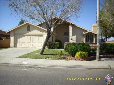 883 E Jackman St, Lancaster, CA 93535 photo 3
