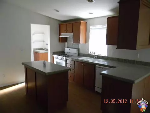33414 165th St, Llano, CA 93544 photo 3