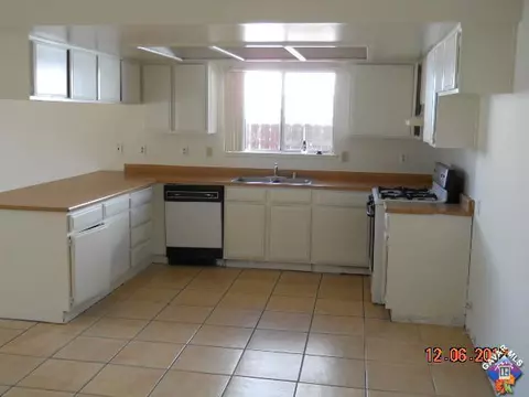 44737 Sarah Ln, Lancaster, CA 93535 photo 4