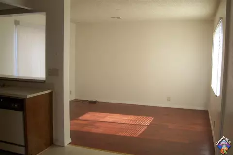 43642 22nd St E, Lancaster, CA 93535 photo 2