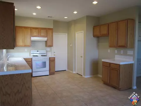 5739 Golding Dr, Lancaster, CA 93536 photo 16