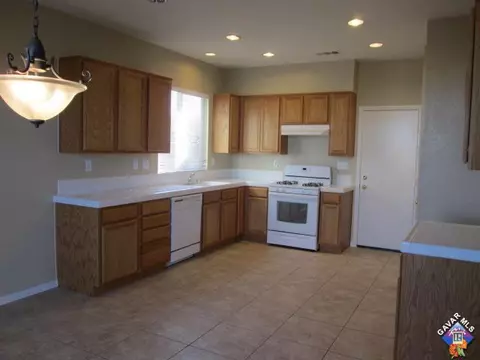 5739 Golding Dr, Lancaster, CA 93536 photo 15