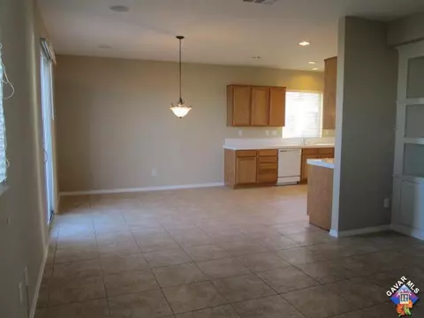 5739 Golding Dr, Lancaster, CA 93536 photo 13