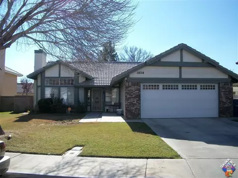 1028 Lillian Ct, Lancaster, CA 93535 photo 1