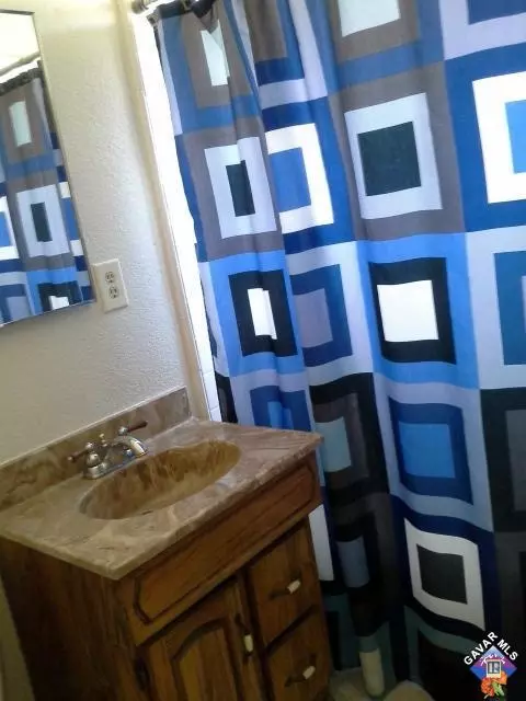 315 E Avenue J8, Lancaster, CA 93535 photo 9