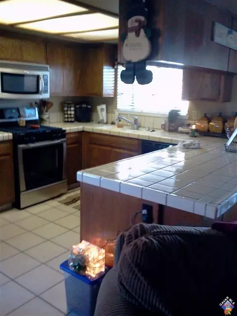 45106 Cabree Ct, Lancaster, CA 93535 photo 2