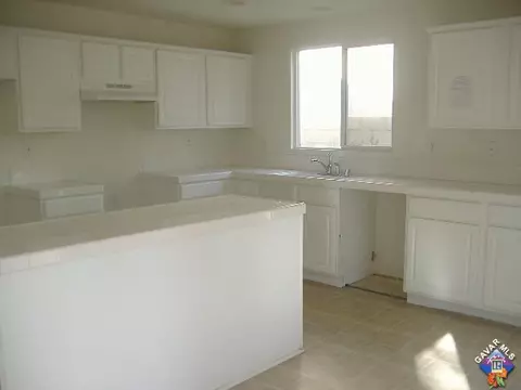 45632 Barham Ave, Lancaster, CA 93534 photo 2