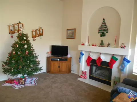 42929 Fanchon Ave, Lancaster, CA 93536 photo 2