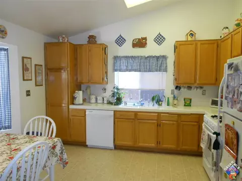 42929 Fanchon Ave, Lancaster, CA 93536 photo 4