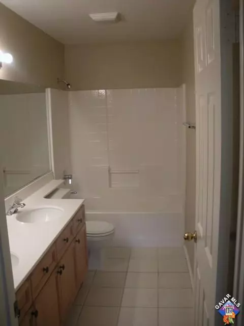 6819 Teasdale St, Lancaster, CA 93536 photo 8